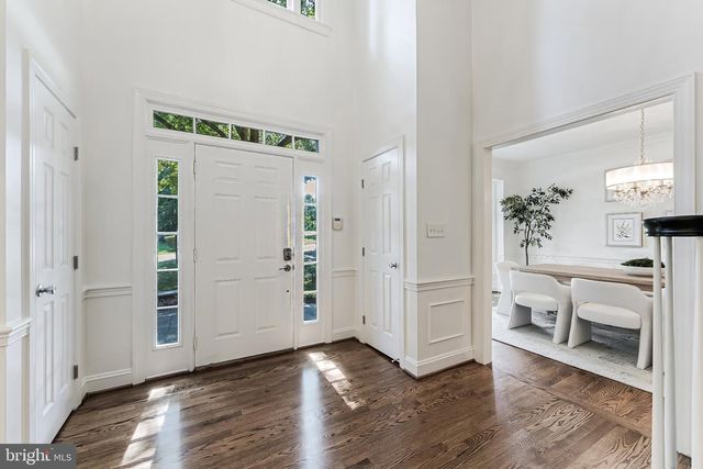 11183 LONGWOOD GROVE DR, Reston, VA 20194