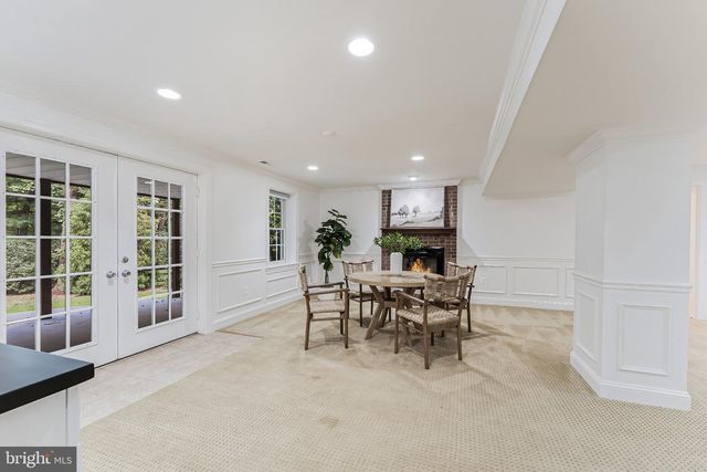 11183 LONGWOOD GROVE DR, Reston, VA 20194