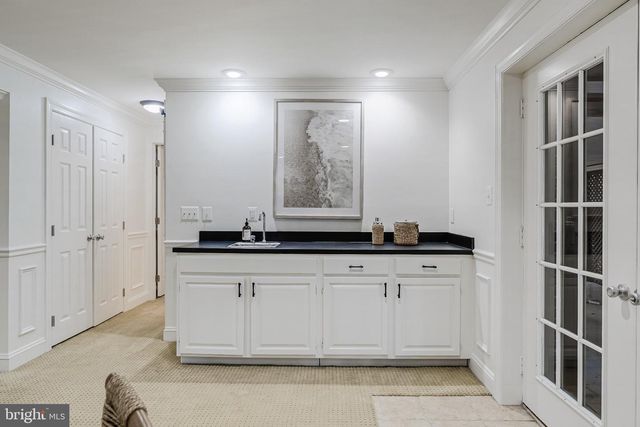 11183 LONGWOOD GROVE DR, Reston, VA 20194