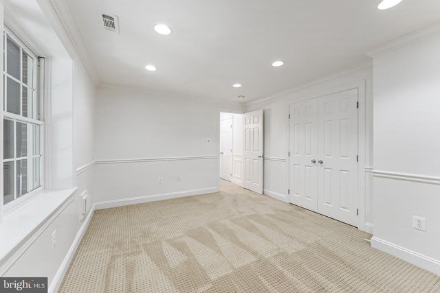 11183 LONGWOOD GROVE DR, Reston, VA 20194