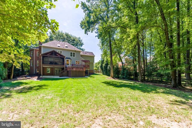 11183 LONGWOOD GROVE DR, Reston, VA 20194
