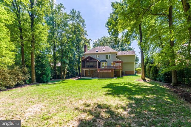 11183 LONGWOOD GROVE DR, Reston, VA 20194