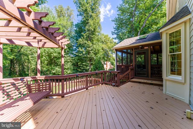 11183 LONGWOOD GROVE DR, Reston, VA 20194