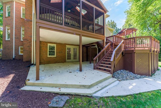 11183 LONGWOOD GROVE DR, Reston, VA 20194
