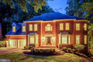 11183 LONGWOOD GROVE DR, Reston, VA 20194