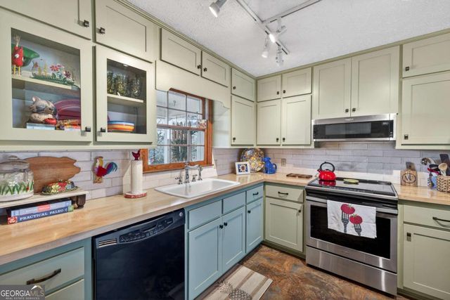 1750 Dickson Road, Rutledge, GA 30663