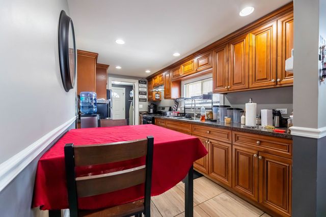 16641 Paulina Street, Markham, IL 60428