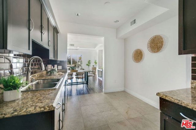 9049 Alcott Street 305, Los Angeles, CA 90035
