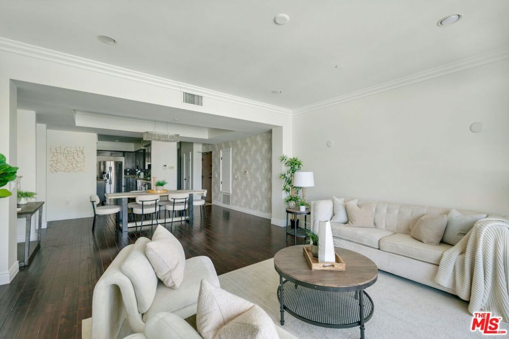 9049 Alcott Street 305, Los Angeles, CA 90035