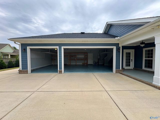 6327 Central Park Lane NW, Huntsville, AL 35806
