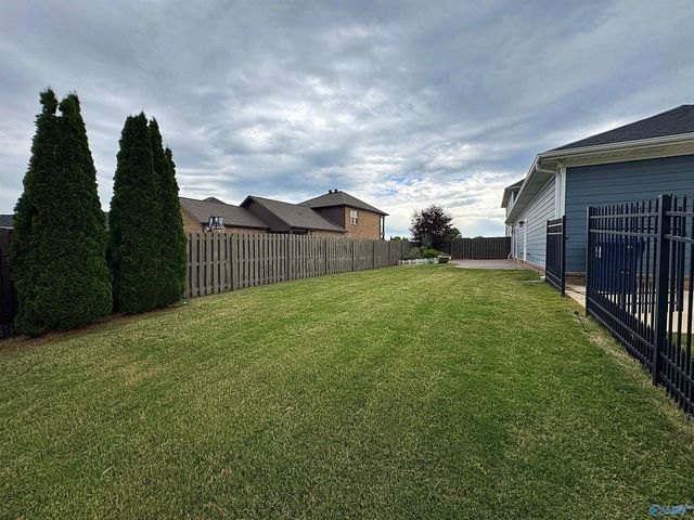 6327 Central Park Lane NW, Huntsville, AL 35806