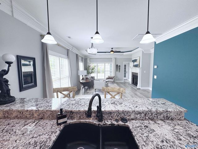 6327 Central Park Lane NW, Huntsville, AL 35806
