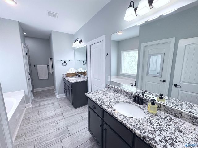 6327 Central Park Lane NW, Huntsville, AL 35806