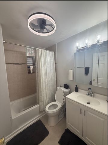 1649 W Garfield Boulevard 1, Chicago, IL 60636