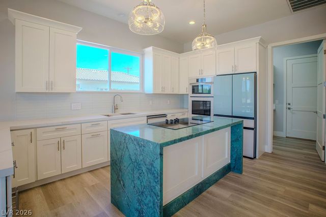 1860 Old West Avenue, Pahrump, NV 89048