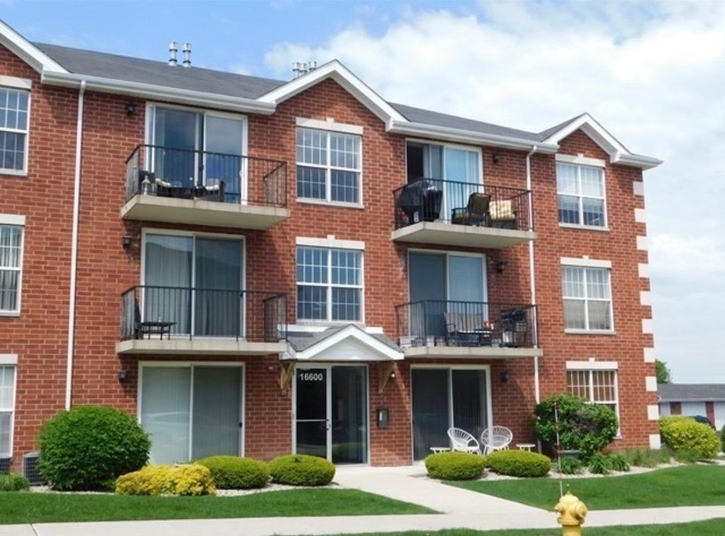 16600 Liberty Circle 3NW, Orland Park, IL 60462