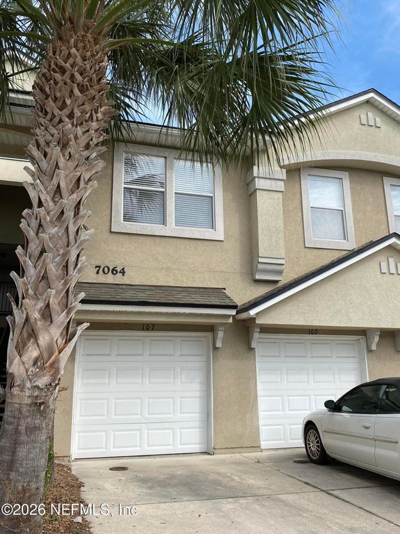 7064 DEER LODGE Circle 107, Jacksonville, FL 32256