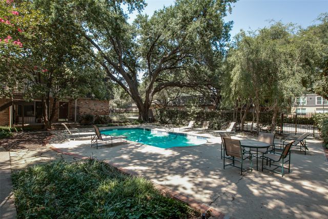 5214 Fleetwood Oaks Avenue 206, Dallas, TX 75235