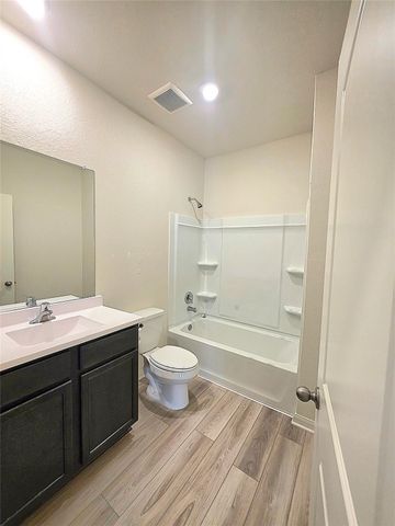 409 Amberwood Park Drive, Katy, TX 77493