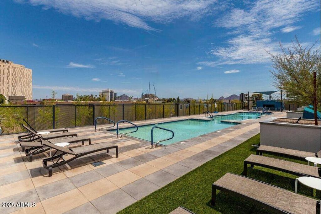 3131 N Central Avenue 7004, Phoenix, AZ 85012