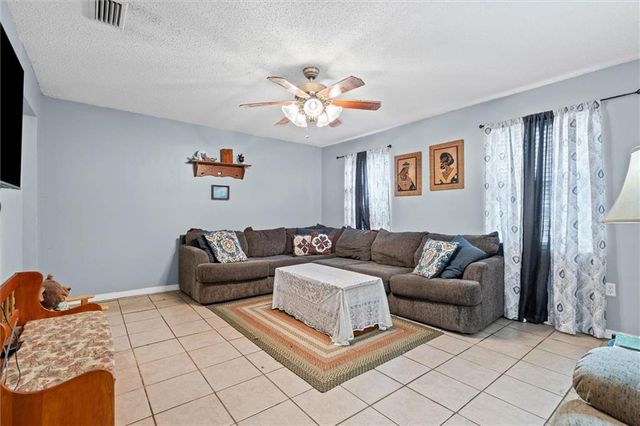 6901 Forest Glenn Court, Irvington, AL 36544