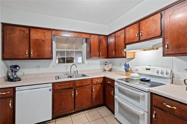 6901 Forest Glenn Court, Irvington, AL 36544