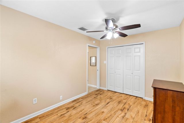 1613 Sandalwood Dr, Corpus Christi, TX 78412
