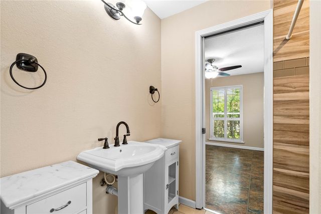 1613 Sandalwood Dr, Corpus Christi, TX 78412