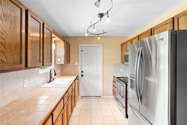 1613 Sandalwood Dr, Corpus Christi, TX 78412