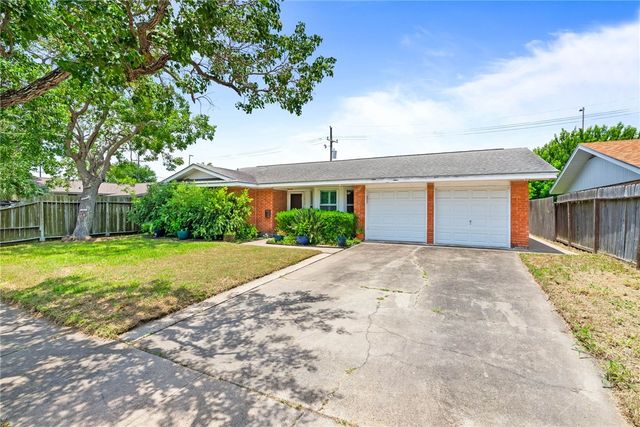1613 Sandalwood Dr, Corpus Christi, TX 78412