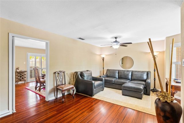 1613 Sandalwood Dr, Corpus Christi, TX 78412