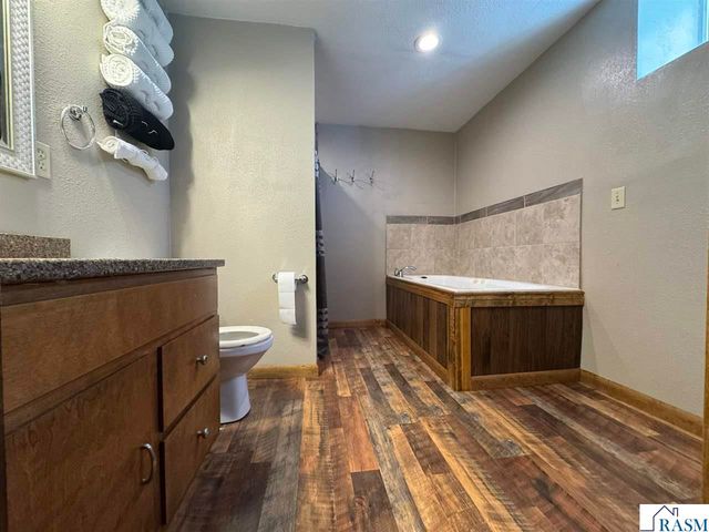 57396 181 Lane, Mankato, MN 56001