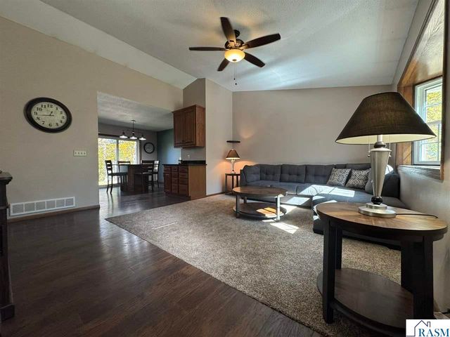 57396 181 Lane, Mankato, MN 56001