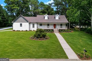 2125 Brandon Acres Drive, Buford, GA 30519