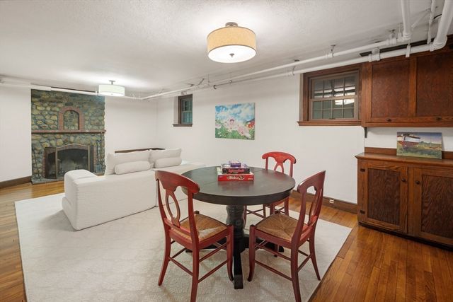 12 Yale St, Winchester, MA 01890