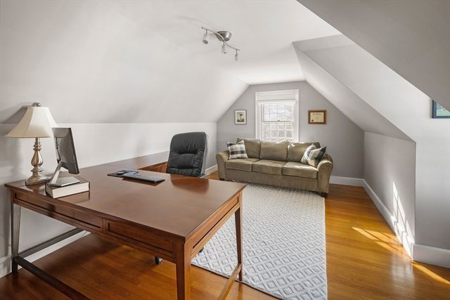 12 Yale St, Winchester, MA 01890