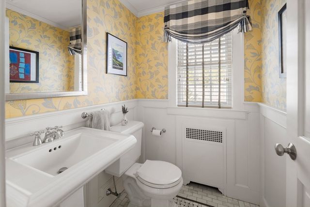 12 Yale St, Winchester, MA 01890