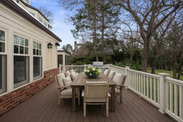 12 Yale St, Winchester, MA 01890