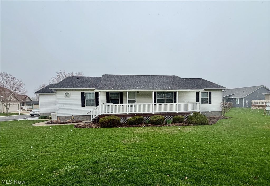 5665 Innkeeper Street SE, Dennison, OH 44621