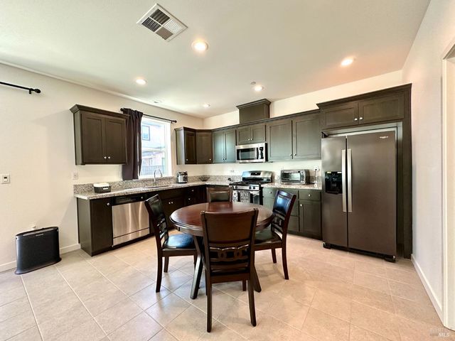 1401 Jamboree Dr, Fairfield, CA 94533