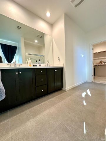 1401 Jamboree Dr, Fairfield, CA 94533