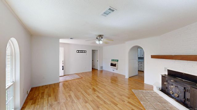 250 Mission Drive, Malvern, AR 72104