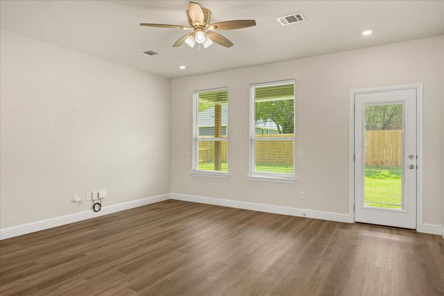 2414 Forest Hill Lane, Granbury, TX 76048