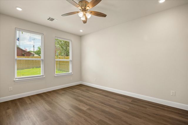 2414 Forest Hill Lane, Granbury, TX 76048