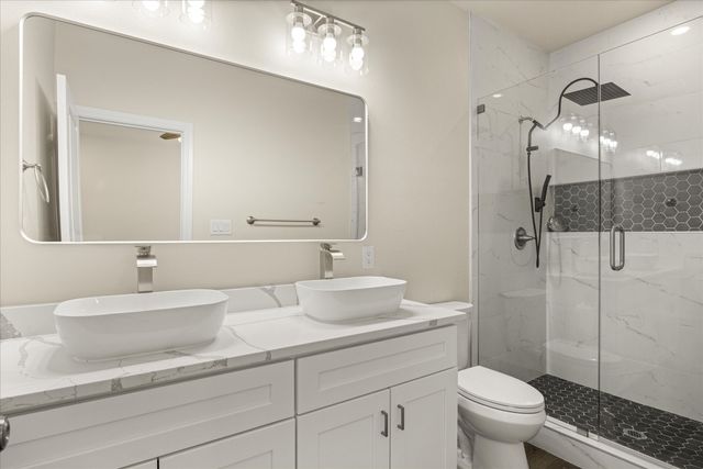 2414 Forest Hill Lane, Granbury, TX 76048
