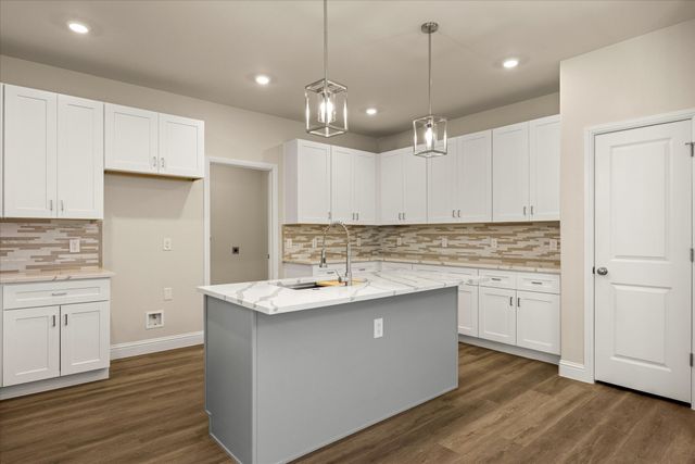 2414 Forest Hill Lane, Granbury, TX 76048