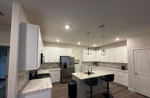 2414 Forest Hill Lane, Granbury, TX 76048