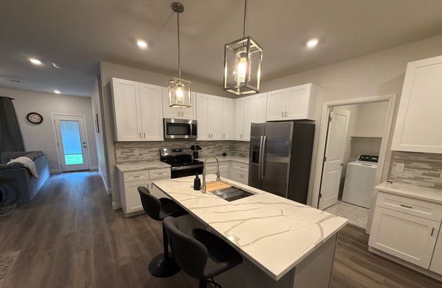 2414 Forest Hill Lane, Granbury, TX 76048