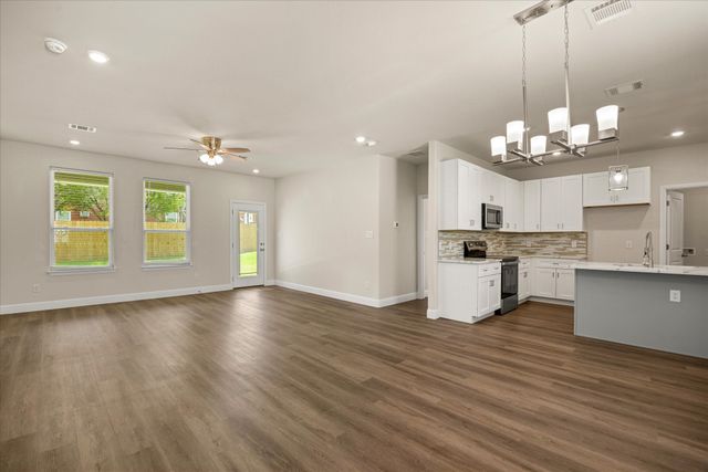 2414 Forest Hill Lane, Granbury, TX 76048