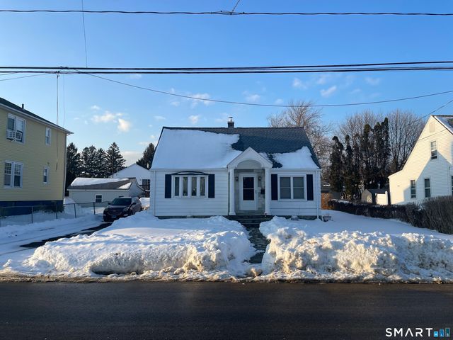 52 Bennett Avenue, Waterbury, CT 06708